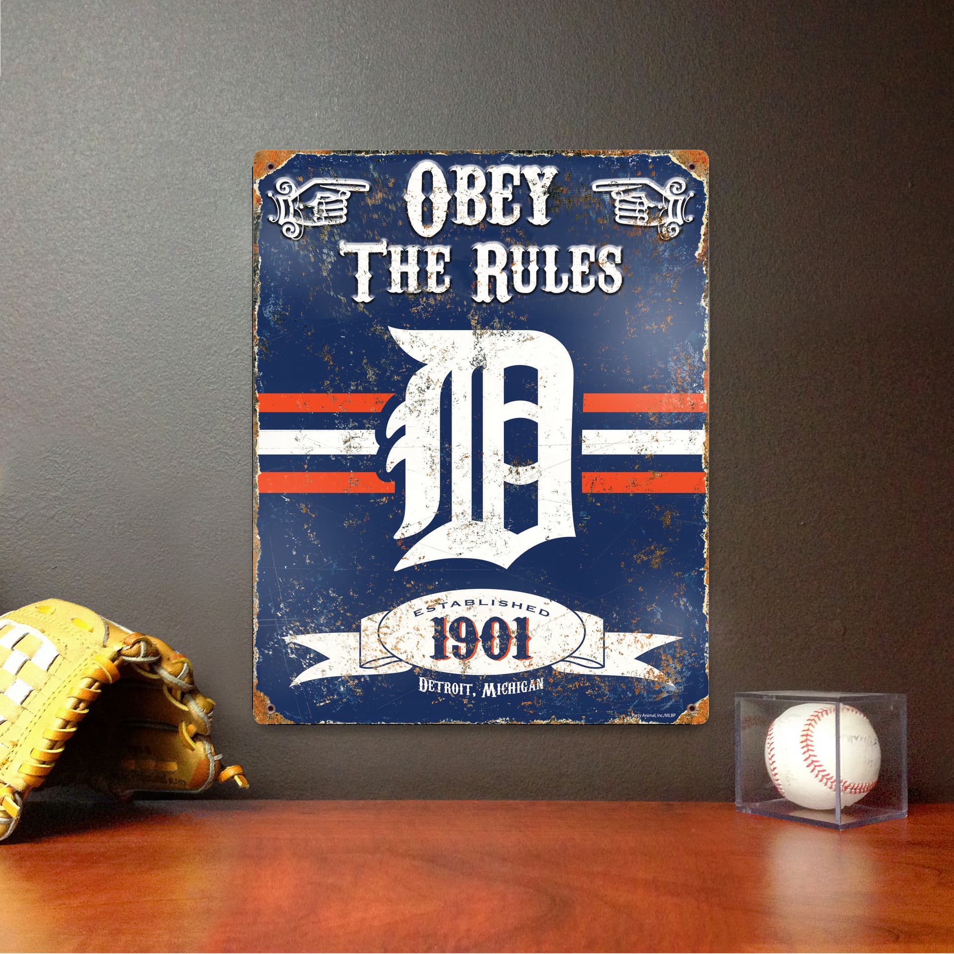 Detroit Tigers Embossed Metal Sign