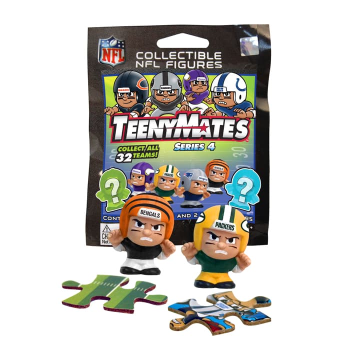 TeenyMates NFL Series 4 Gravity Display